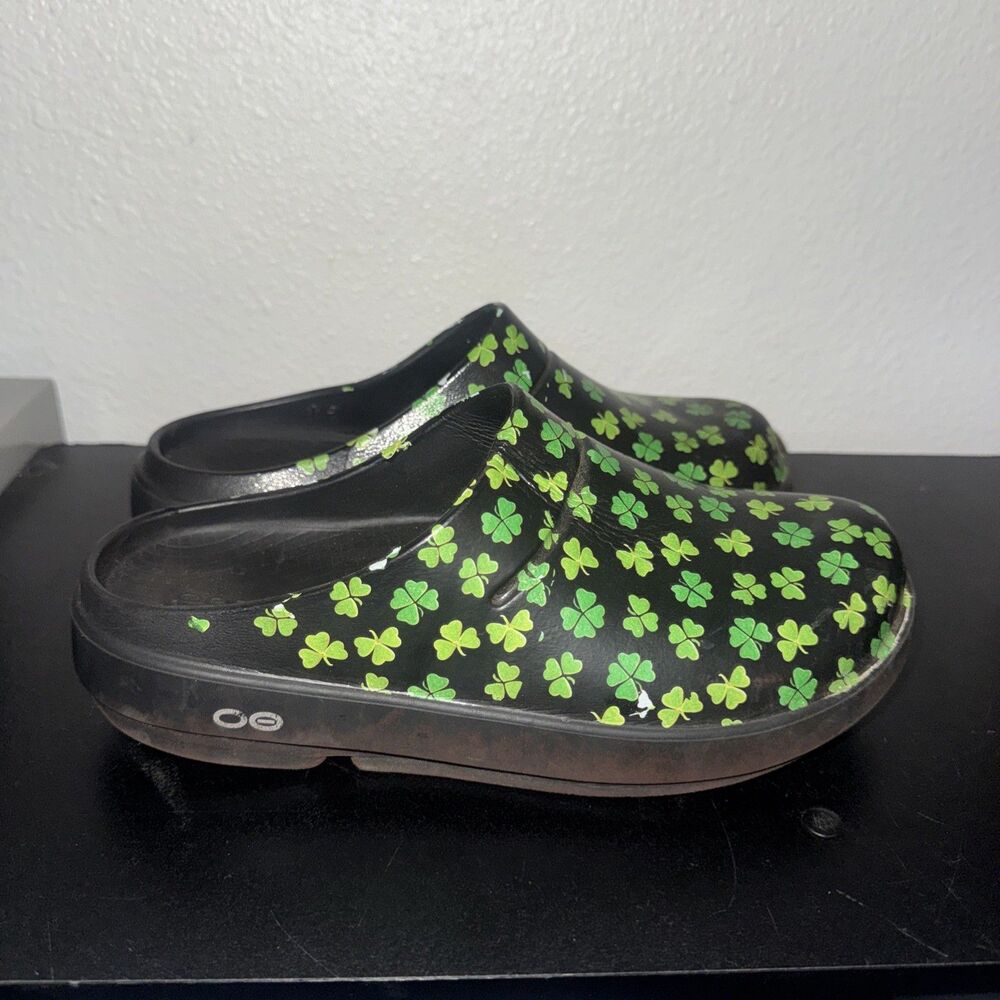 RARE OOFOS OOCloog Shoes Black Green Ltd Edition Shamrock St Patricks Sz W8 M6